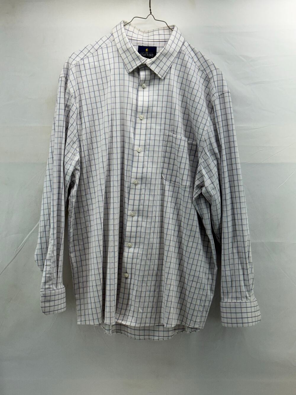 Stafford reguler fit XL white and plum plaid button up